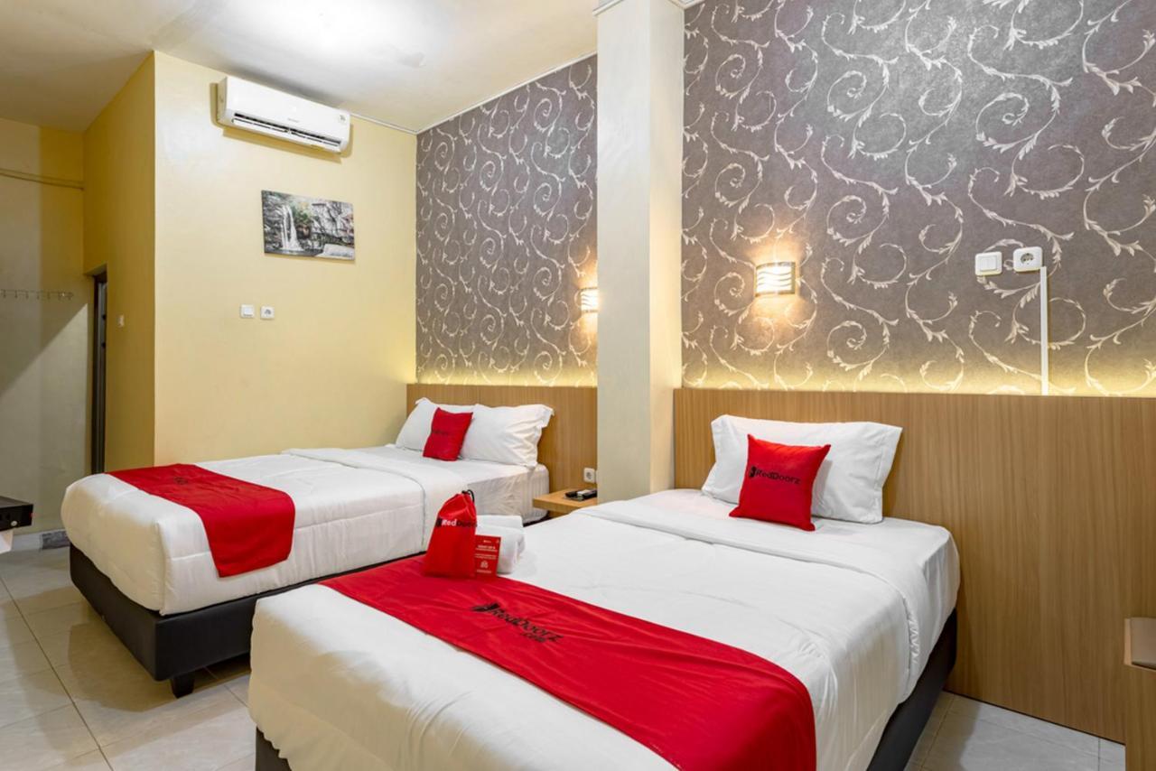 Reddoorz Near Dino Park Hotel Malang Exterior photo